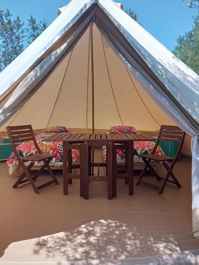 Mini Kamp Perla Hotel Prvić Luka Buitenkant foto