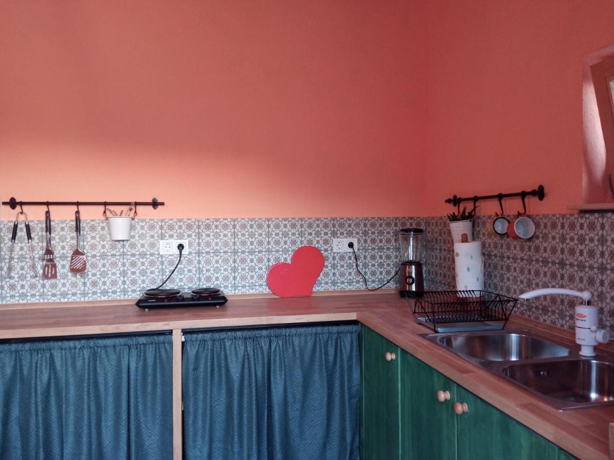 Mini Kamp Perla Hotel Prvić Luka Buitenkant foto